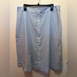 A New Day size XXL Blue and White striped skirt with buttons NWT